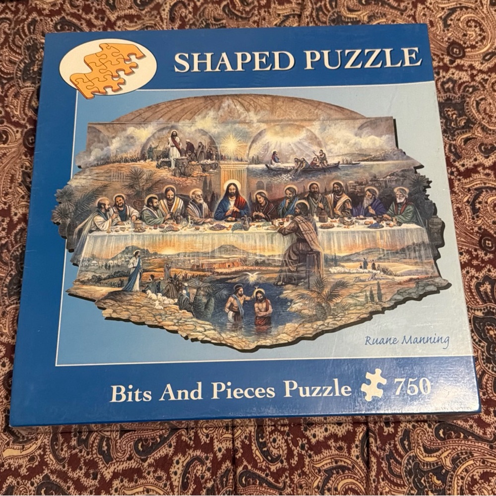 Bits and Pieces Shaped Puzzle